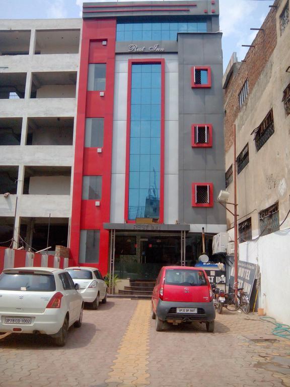 Hotel Rest Inn Lucknow Exteriör bild