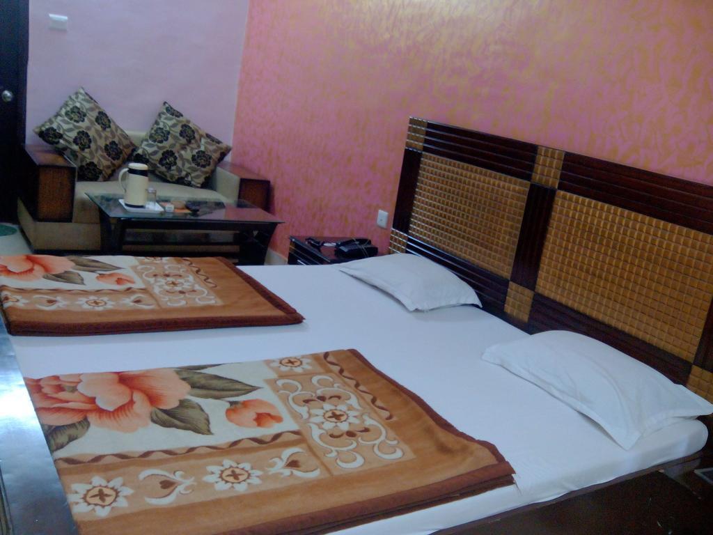 Hotel Rest Inn Lucknow Rum bild
