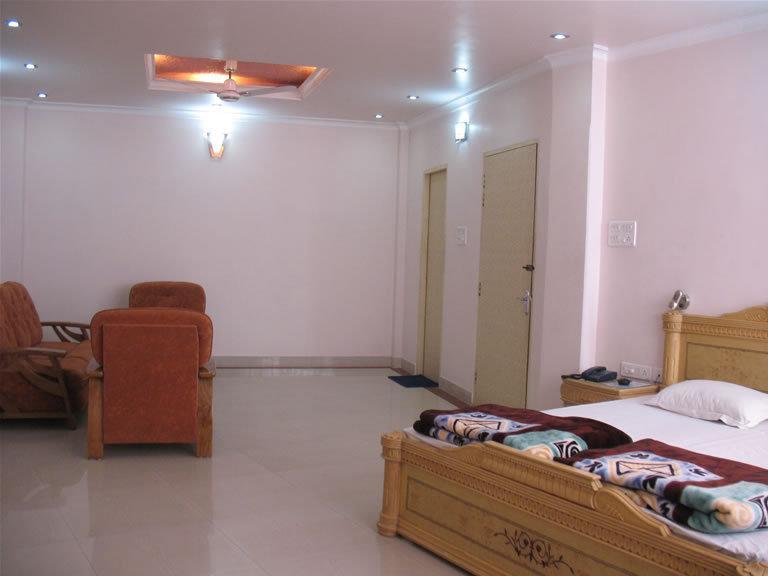 Hotel Rest Inn Lucknow Exteriör bild