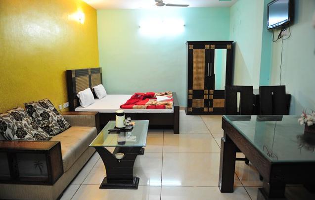 Hotel Rest Inn Lucknow Exteriör bild